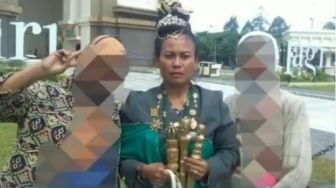 Wanita Ngaku Istri Bung Karno Minta-minta Duit, Diduga Hipnotis Orang-orang