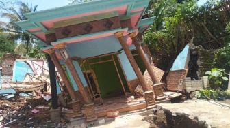 Bencana Pergerakan Tanah, Warga Kampung Jampang Kini Takut Masuk Rumah