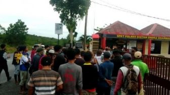 Dugaan Pemukulan Pekerja PT BAI, Warga Galang Batang Geruduk Polres Bintan