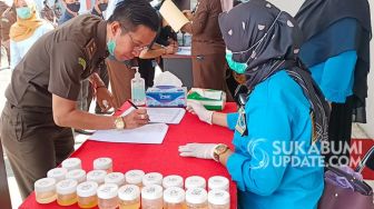 Kejari Kabupaten Sukabumi Tes Urine, 70 Pegawai Negatif Narkoba