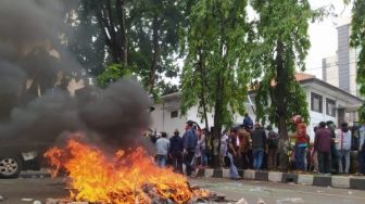Kasus Sengketa Lahan Mandeg, Massa Aksi di PN Tangerang Berakhir Ricuh