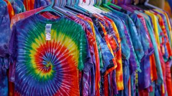 Bingung Cara Menulis Tie Dye, Viral Chat Penjual dan Pembeli Berubah Ambigu