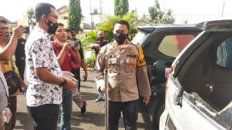 Tak Gentar, Bandar Narkoba Serang Petugas Dengan Menembak dan Bawa Celurit