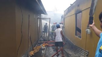 Dua Rumah Warga dan Kantor Bumdes di Desa Uso Dilalap Si Jago Merah