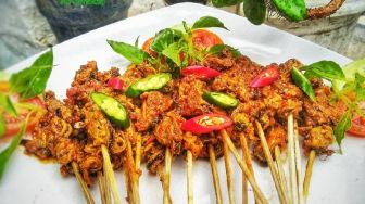 Makan Siang Lebih Berselera, Yuk Coba Resep Sate Kerang Berikut Ini!