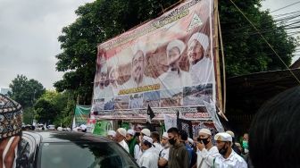 Hari Ini Habib Rizieq Diperiksa Polisi di Polda Jabar