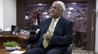 Negosiator Perdamaian Dunia Saeb Erekat Tutup Usia karena Corona