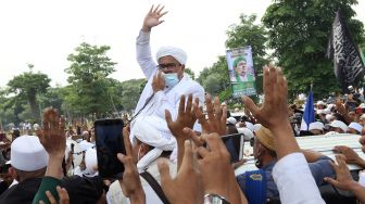 Penerbangan Delay Imbas Penjemputan Habib Rizieq, PA 212: Maaf Lahir Batin