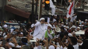 Rocky Gerung: Kesalahan Istana Tak Anggap Habib Rizieq Pemimpin, Dungu