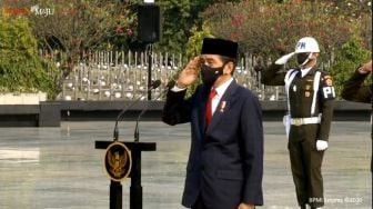 Jokowi Pimpin Upacara Hari Pahlawan 2020 di TMP Kalibata