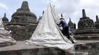 Antisipasi Erupsi Merapi, Candi Borobudur Ditutup Terpaulin