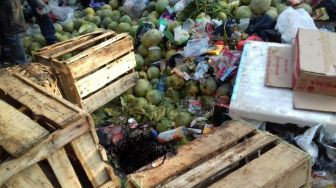 Tega, Warga Temukan Mayat Bayi di Tumpukan Sampah Pasar Caringin Bandung