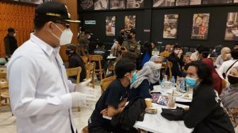 PPKM Diperpanjang, Jam Operasional Mal dan Restoran Ditambah