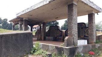 Viral Sejoli Mesum di Kuburan, Warga: Sering Gandengan, Ternyata Begituan
