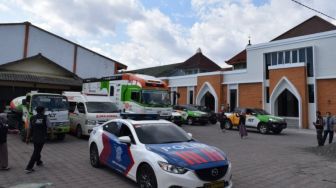 Mobil Dapur Lapangan sampai Ambulans Evakuasi Warga dari Gunung Merapi