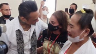 Istri Ulang Tahun, Jerinx SID Mau Peluk Nora Alexandra Sampai Kiamat