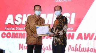 Harnojoyo Raih Penghargaan Communication Award