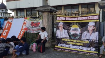 Rizieq ke Bogor, Spanduk 'Terus Sampaikan Kebenaran' Dipasang di Rumah Warga