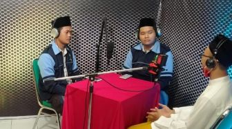 Mahasiswa KKN UIN Walisongo Buat Podcast Bertemakan Santri