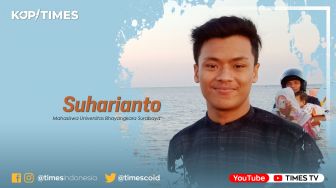 Pantai Camplong dengan Pintu Ajaibnya