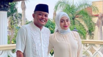 Nathalie Holscher Unggah Foto Mesra sama Sule, Publik: Sok Romantis Ntar Minggat