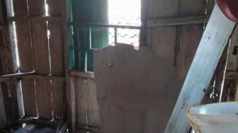 Tak Layak Huni, Rumah Guru Honorer Butuh Bantuan