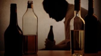 Konsumsi Alkohol Berlebihan Selama Pandemi Berisiko Meningkatkan Kasus Penyakit Hati