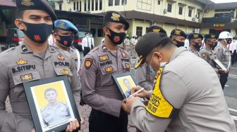 Telantarkan Keluarga hingga Berbuat Asusila, 13 Polisi di NTT Dipecat