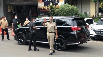 Tertular Corona, Anies Minta Warga yang Kontak Langsung Segera Tes Swab