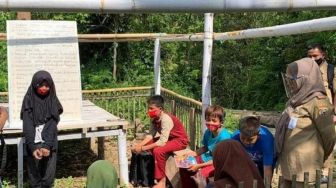 Kadisdik Polman, Pantau Siswa Belajar Luring di Masa Pandemi
