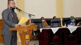 Plt Walikota Pariaman Sampaikan Nota Keuangan Tahun 2021 Ke DPRD