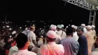 Detik-detik Ustaz Das'ad Bubarkan Jemaah Pengajian Demi Cegah Covid-19