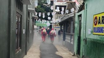 Usai Hajatan, Kawasan Sekitar Kediaman Habib Rizieq Disemprot Disinfektan