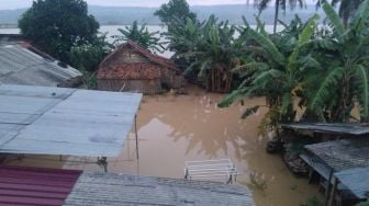 Gandrungmangu Terendam Banjir Hingga 2 Meter, Bantuan Logistik Belum Merata