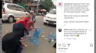 Viral Video Pengendara Mobil Sebar Uang di Jalanan, Publik Ributkan Hal Ini