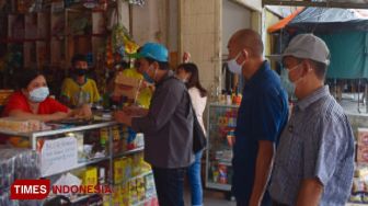 Stok Bahan Pokok di Pagaralan Aman, Daya Beli Menurun