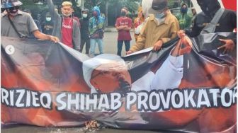 Habib Rizieq Kabur dari RS UMMI Bogor, Takut Dites Covid-19 Ulang?