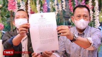 Di Tengah Pandemi, Gubernur Khofifah Berani Naikkan UMK 27 Daerah