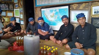 Lembaga Adat Sita dan Musnahkan Madu Palsu di Kawasan Wisata Baduy