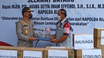 Peduli Napi Positif Covid-19, Irjen Agung Berikan Vitamin dan Obat-obatan