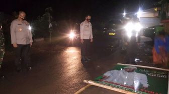 Kodim 0818 dan Polres Malang Copoti Baliho Bergambar Rizieq Shihab