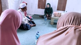 Pengasuh An-Nur Minta Kelana - Dwi Astutik Perhatikan Pesantren