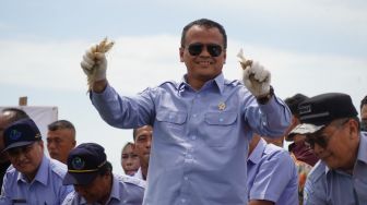 Aslinya Doyan Jajan, Intip 5 Momen Kulineran Menteri Kelautan Edhy Prabowo