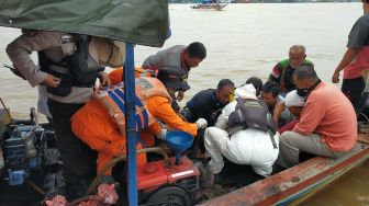 Kapal Tugboat Tenggelam di Sungai Musi, 3 ABK Selamat Tapi Nahkoda Tewas