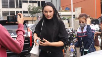 Kalina Oktarani Keceplosan Ngaku Single, Resmi Cerai dari Vicky Prasetyo?