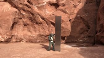 Monolith Raksasa Ditemukan di Kawasan Gurun Utah AS