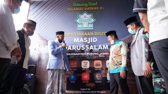 Masjid Dekat TPA Ini Punya Perpustakaan Digital dan Internet Gratis Loh !