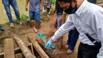 Balita Tewas Tercebur Sumur saat Temani Ibu Berjualan Sayur