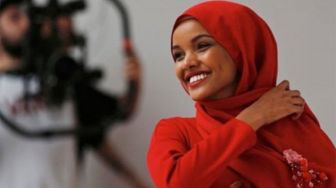 Kehilangan Waktu Buat Ibadah, Halima Aden Pilih Berhenti dari Dunia Model