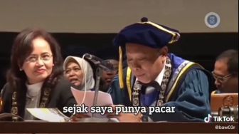 Kocak! Curhatan Wisudawan ITB Viral: Buat yang Jomlo, Cepat Cari Pacar